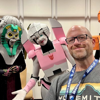 Photo Op with Quintesson, Arcee and Unicron
